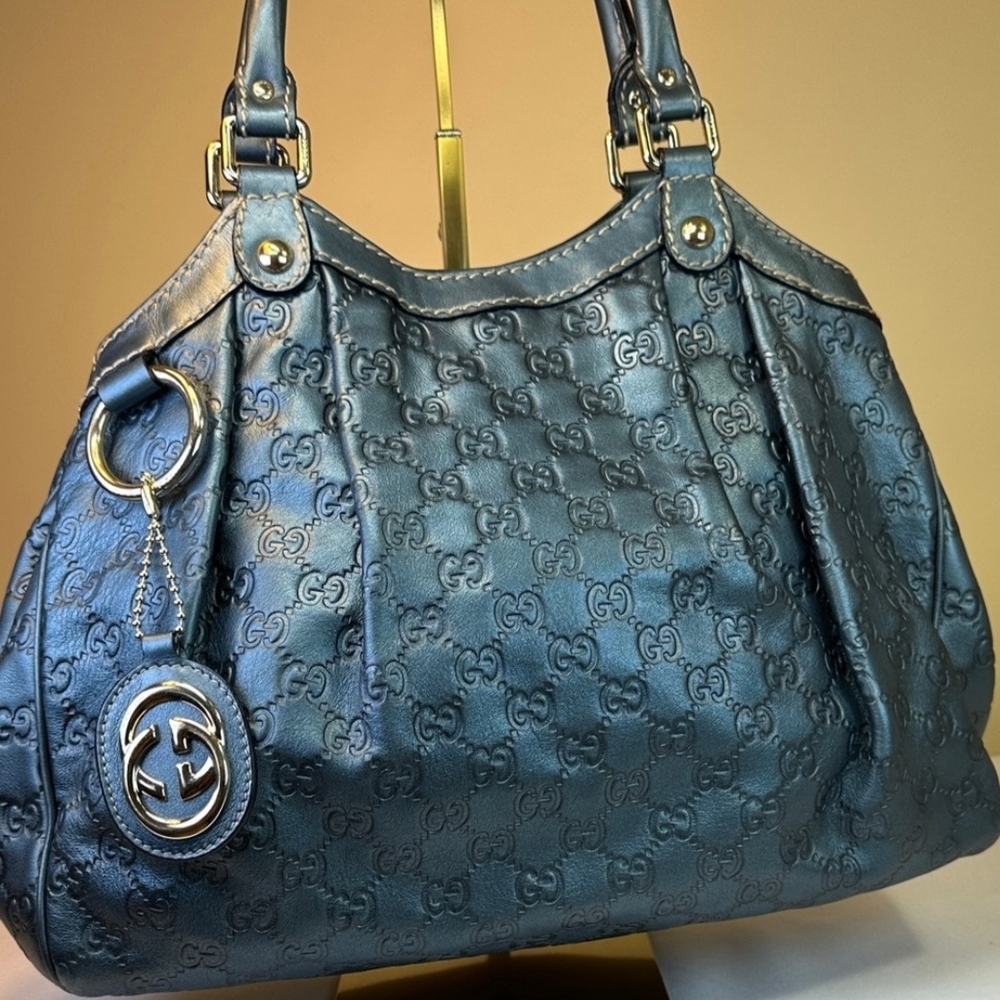 HAS TO GO! PRICE DROP!! Gucci Black Sukey Embossed Leather Bag
